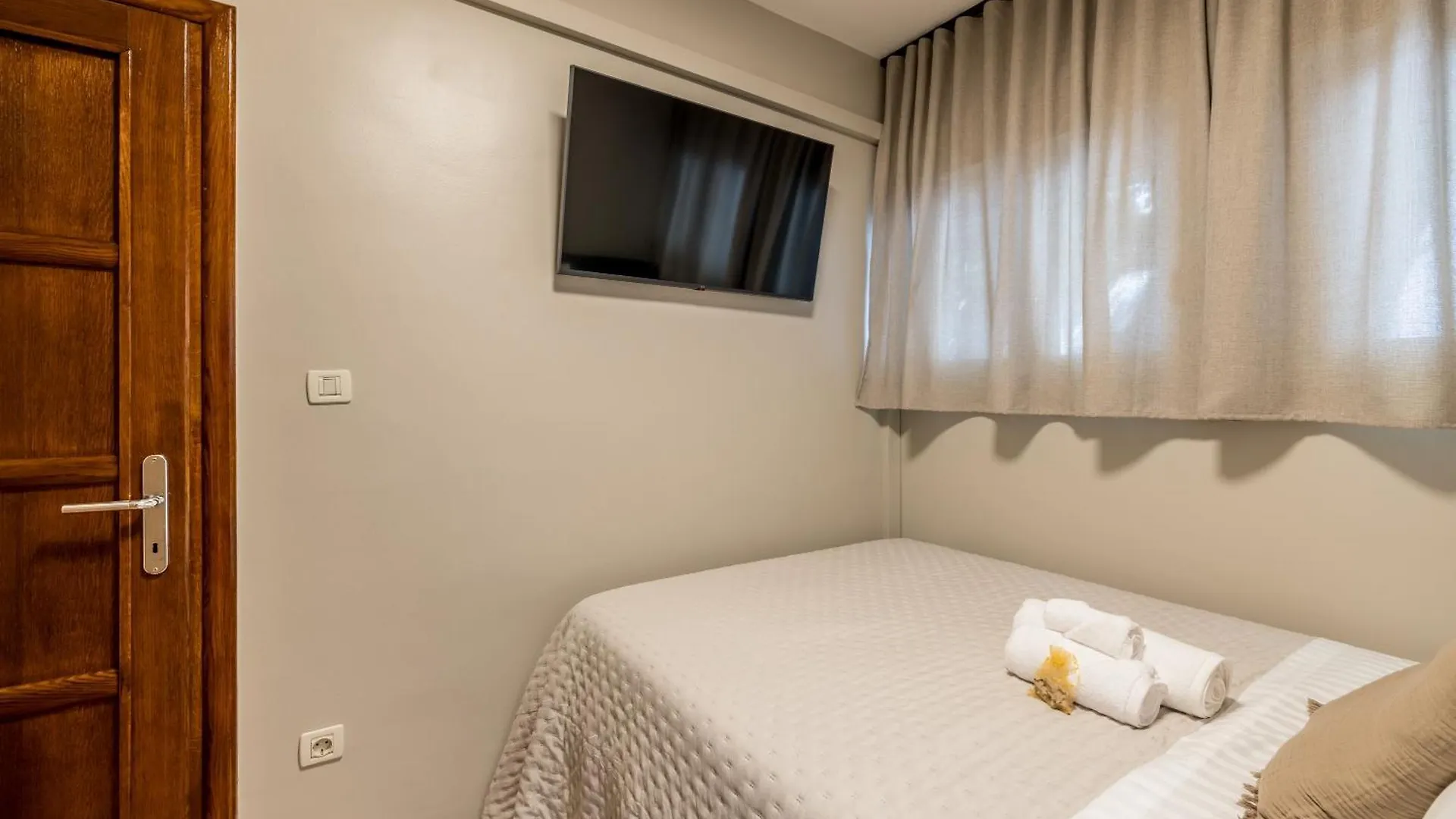 Green Oasis By Bacvice Beach, Private Parking & Garden - Casa Moro Split
