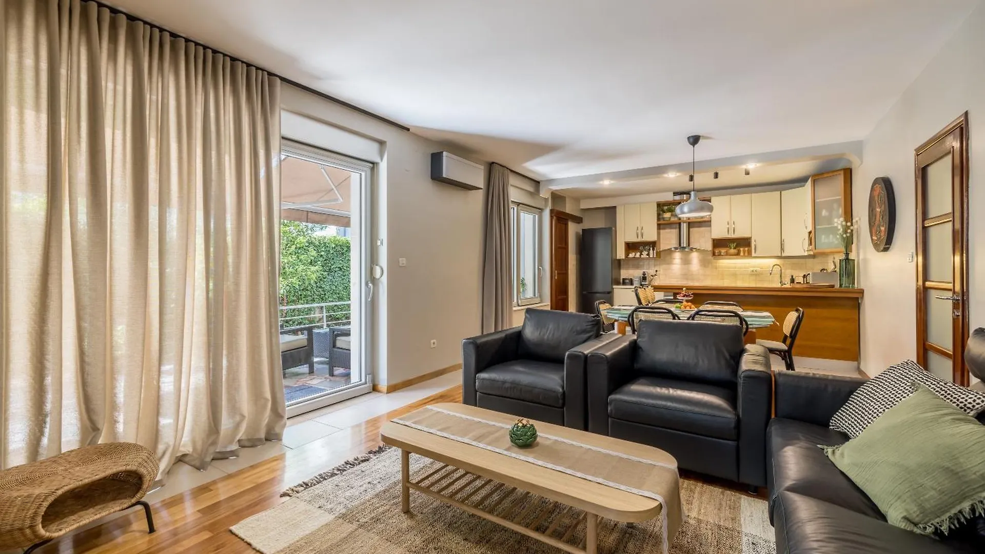 Green Oasis By Bacvice Beach, Private Parking & Garden - Casa Moro Split Apartment