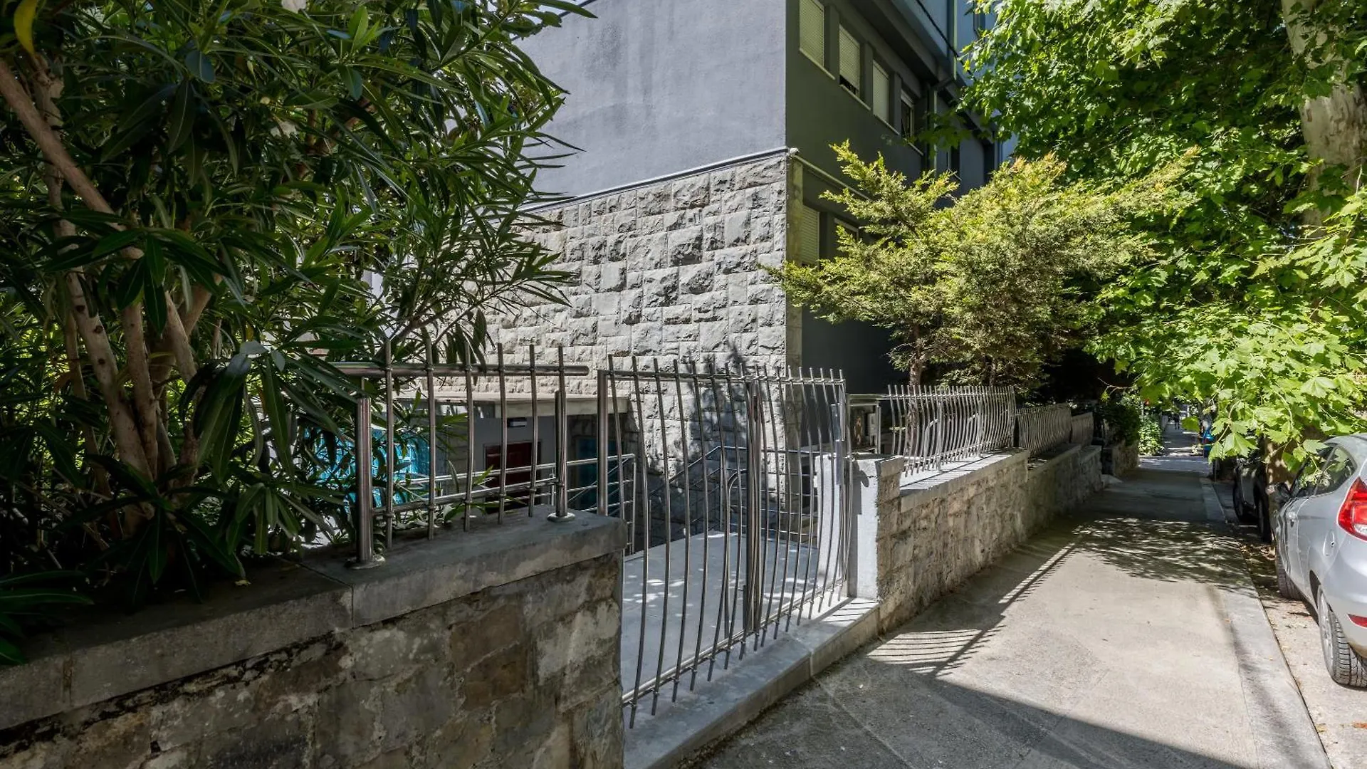 Green Oasis By Bacvice Beach, Private Parking & Garden - Casa Moro Split