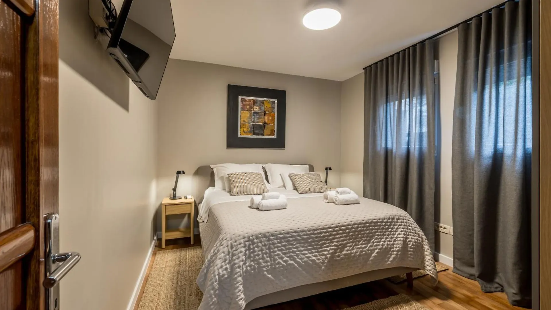 Apartment Green Oasis By Bacvice Beach, Private Parking & Garden - Casa Moro Split