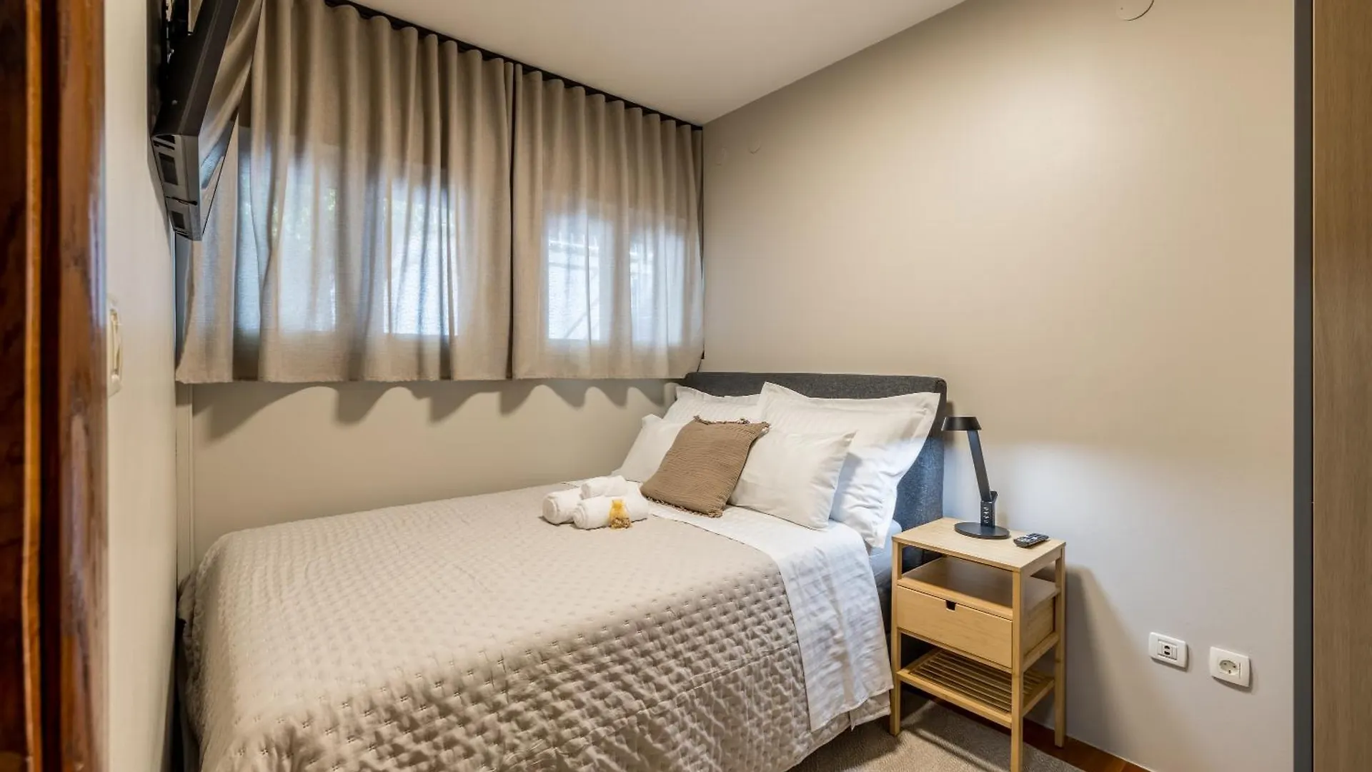 Green Oasis By Bacvice Beach, Private Parking & Garden - Casa Moro Spalato 0*,  Croazia