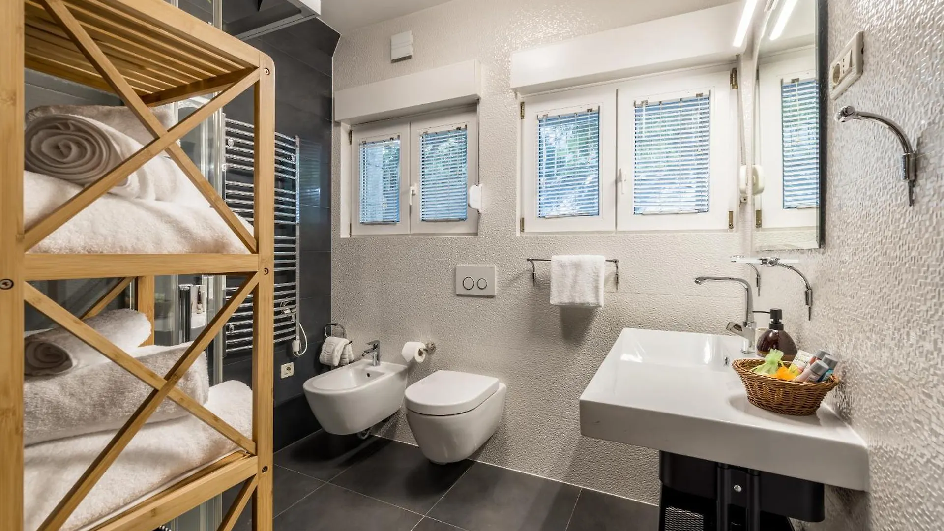 Appartamento Green Oasis By Bacvice Beach, Private Parking & Garden - Casa Moro Spalato